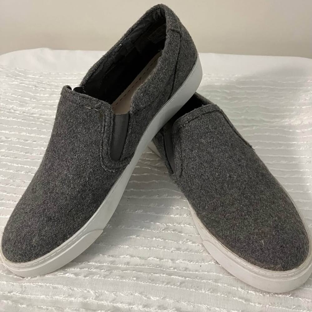 Clarks Gray Wool Felt Slip On Loafer Shoes Women Size 8 – Lightweight Comfort
